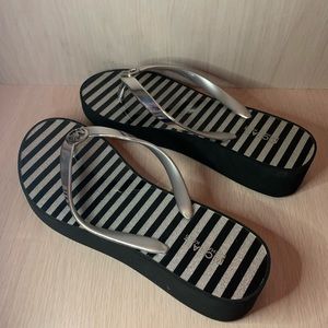 Authentic Michael Kors Flip Flops